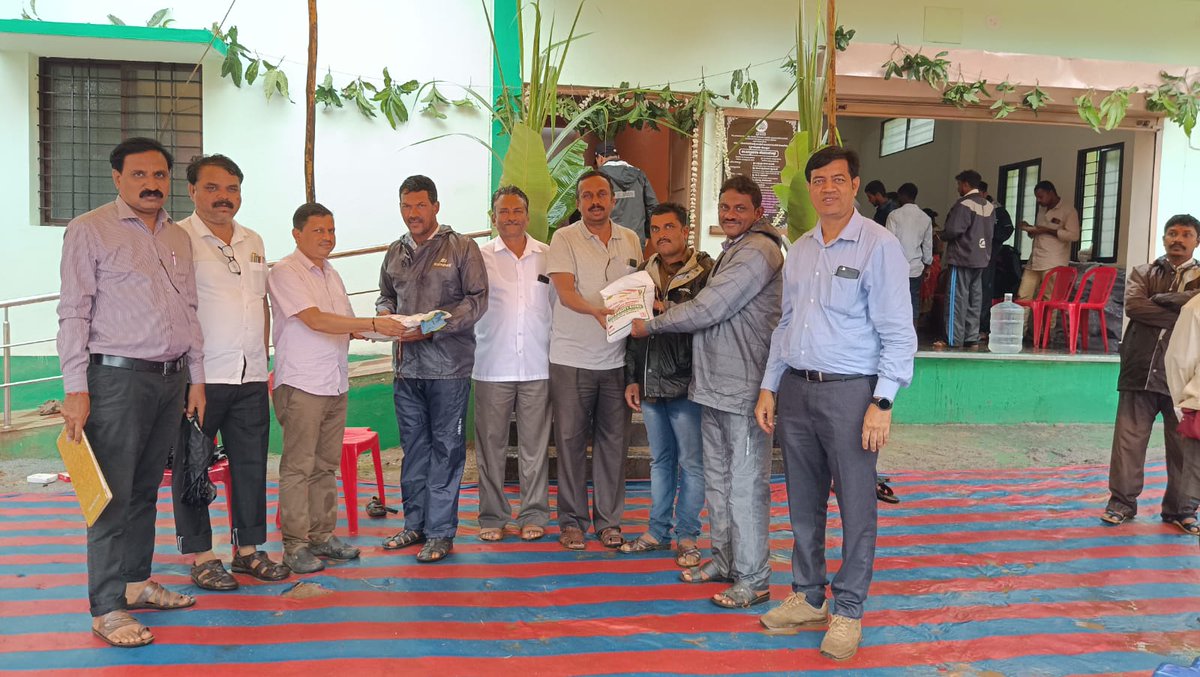 AHVS_Karnataka's tweet photo. ದಿನಾಂಕ 13/07/2022 ರಂದು, ಉತ್ತರ ಕನ್ನಡ ಜಿಲ್ಲೆಯ ಹಳಿಯಾಳ ತಾಲ್ಲೂಕಿನಲ್ಲಿ ರೈತರಿಗೆ ಮೇವು ಬೀಜದ ಮಿನಿಕಿಟ್ ಗಳನ್ನು ವಿತರಿಸಲಾಯಿತು.
#Fodderminikit #UttarKannada https://t.co/GdCSfUFV0R