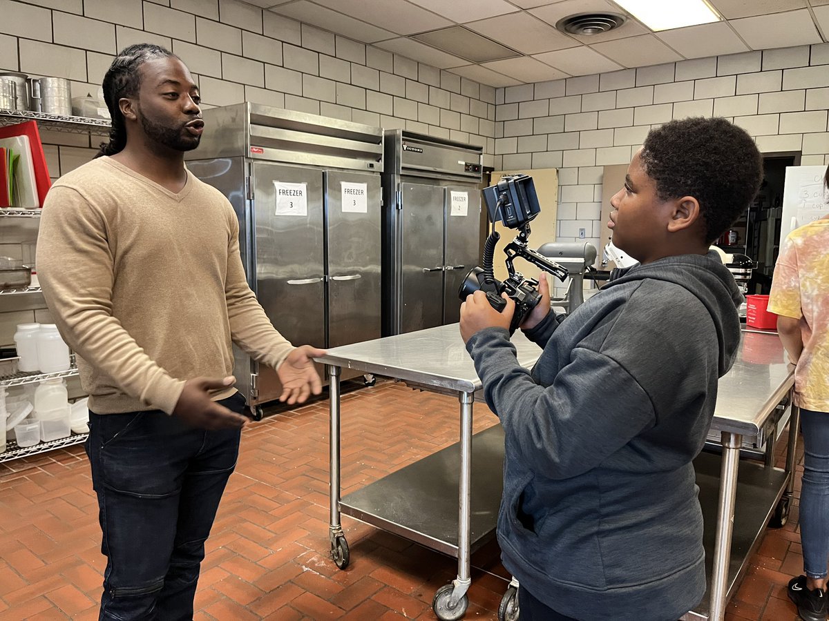EdisonTechRCSD's tweet photo. Edison Tech Alumn and current @RCSDNYS Digital Media Tech, De’Jon Washington provided an in the moment in service on how to operate the cameras and other digital equipment during the CTE Summer Camp! @LCMLessons @rcsdctecamp @sheldonecox @LaChicaLopez @ChiefDemario @jacobscott101 https://t.co/Hqw3v6roED
