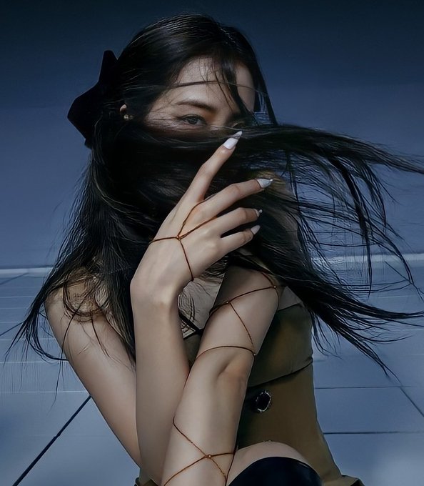 Josh_Findom's tweet photo. i am ready for your serve Kim Jisoo 🔥 https://t.co/8vFEUHBLpf
