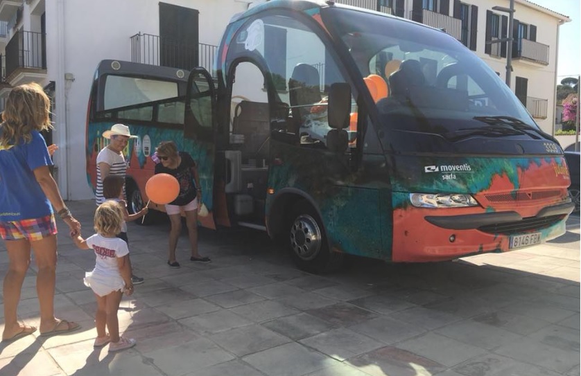 Matinal1078's tweet photo. Es posa en marxa el #Julivia el bus que recorre els principals punts d’interès turístic de #Palafrugell https://t.co/swLQFJLkxe https://t.co/4kVQ4dUNOu