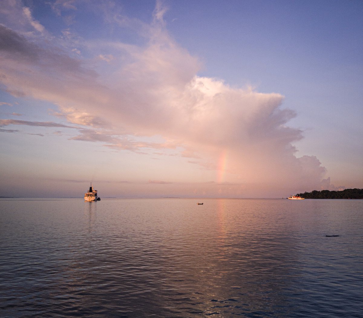 Sometime half a #rainbow 🌈 can also be captivating. #Rainbow in the #sky &amp; #sea! #AndamanTourism 
<a href="/Andaman_Admin/">Andaman and Nicobar Admn</a>