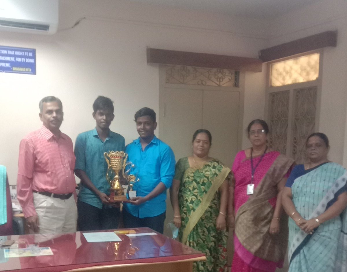 NecScience's tweet photo. Congratulations! to A Baskar Sethu (I CSE) and S.G. Sornavel Raja (I Mech) for winning Prizes in 6th edition of Tirunelveli Takraw League ( Sepak Takraw game) held at Tirunelveli.
#NEC #NECKOVILPATTI #COLLEGE #STUDENTS #FIRSTYEARSTUDENTS #Freshmanengineering #topinstitution https://t.co/fP2xavMIf2