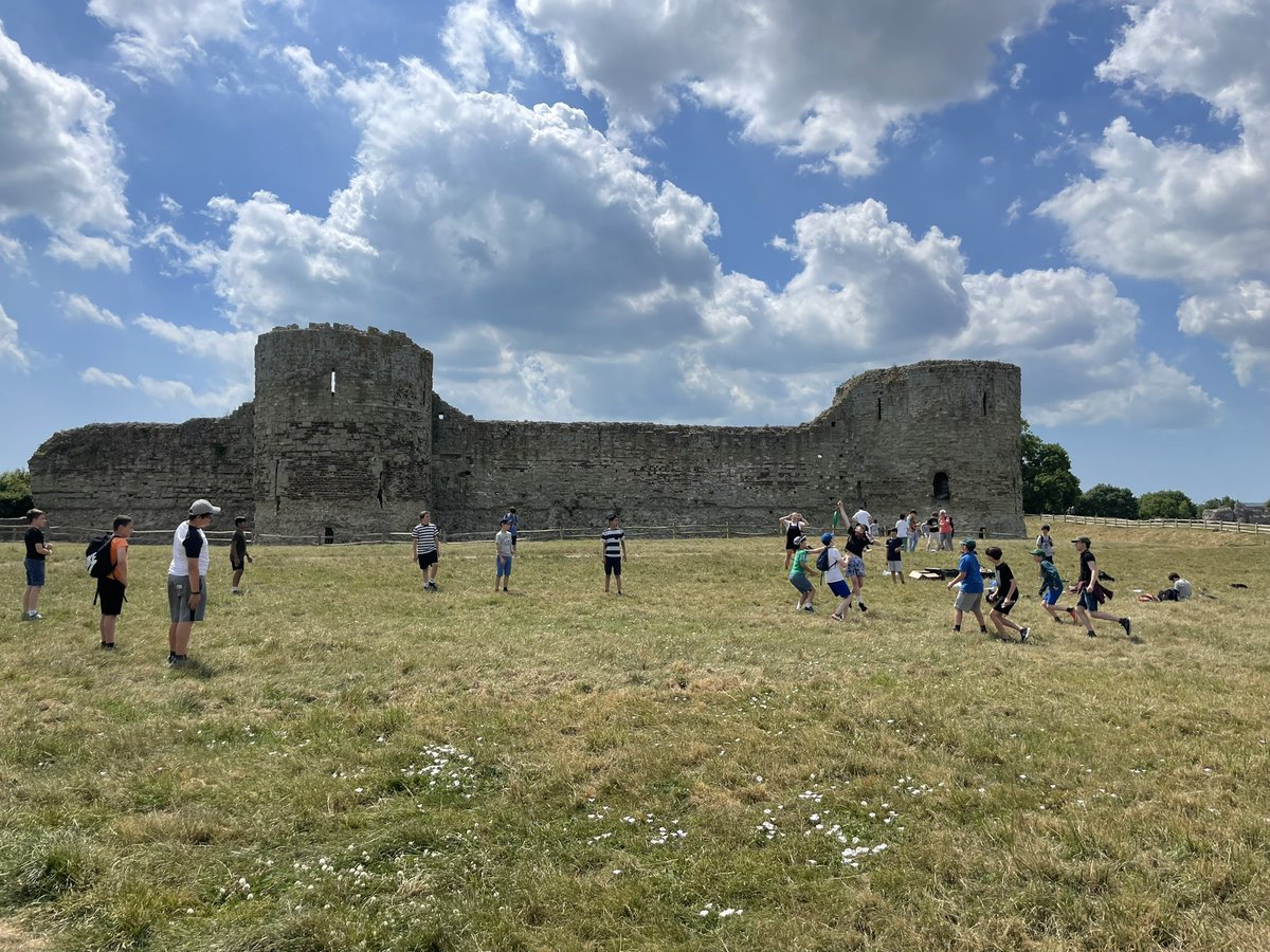 FBSteaching's tweet image. A touch of frisbee in the sunshine with a great backdrop #enterpriseweek @FBS__History