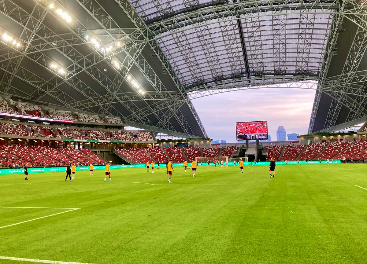 SamWilIiams's tweet photo. Real World Cup 2002 vibes to this ground in Singapore. I’m into it 🇸🇬 https://t.co/UzcsN2tGro