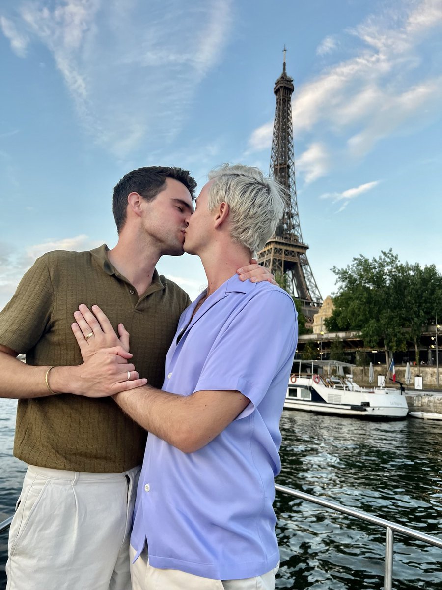 I asked my best friend to marry me on a little boat in Paris, he said YES! 🥰🇫🇷💍❤️🏳️‍🌈 <a href="/alexjamesporter/">Alexander Porter</a>