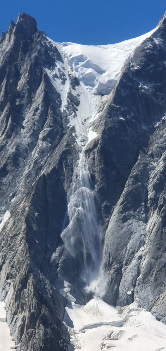 iainjg's tweet photo. Photos from before and during a relatively small block of ice detaching from a serac. The impressive though sad reality of the alpine glaciers collapsing. https://t.co/lxAT9MSgTB