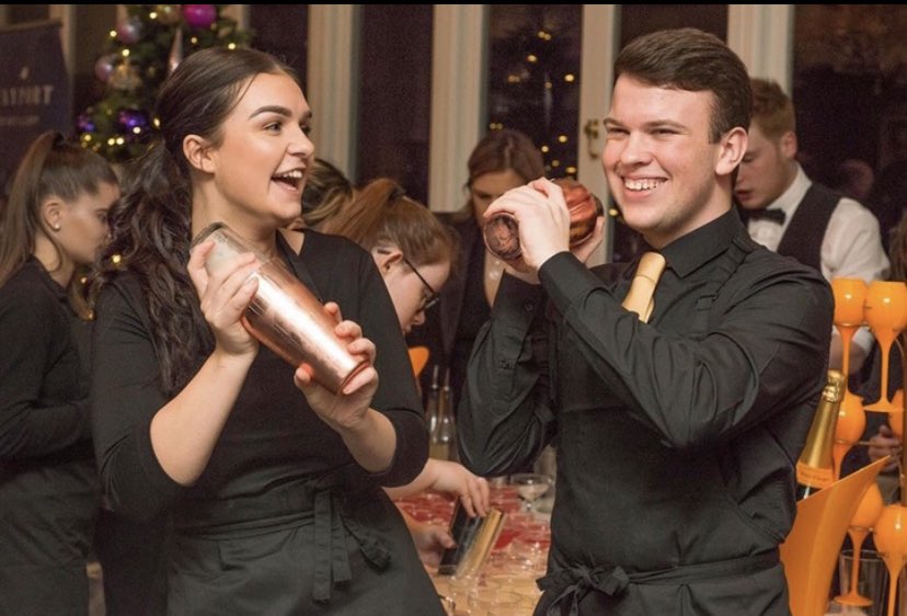 CulArtsFifeColl's tweet photo. 🤵Are you looking to further develop your skills in Hospitality? 

🍸Do you want to work as a restaurant, bar or hotel manager? 

🍽 We have a newly refurbished restaurant for you to train in 

🧑🏼‍🎓 You can study with us whilst still working 4 days in the Industry https://t.co/dTpc1TkLhz