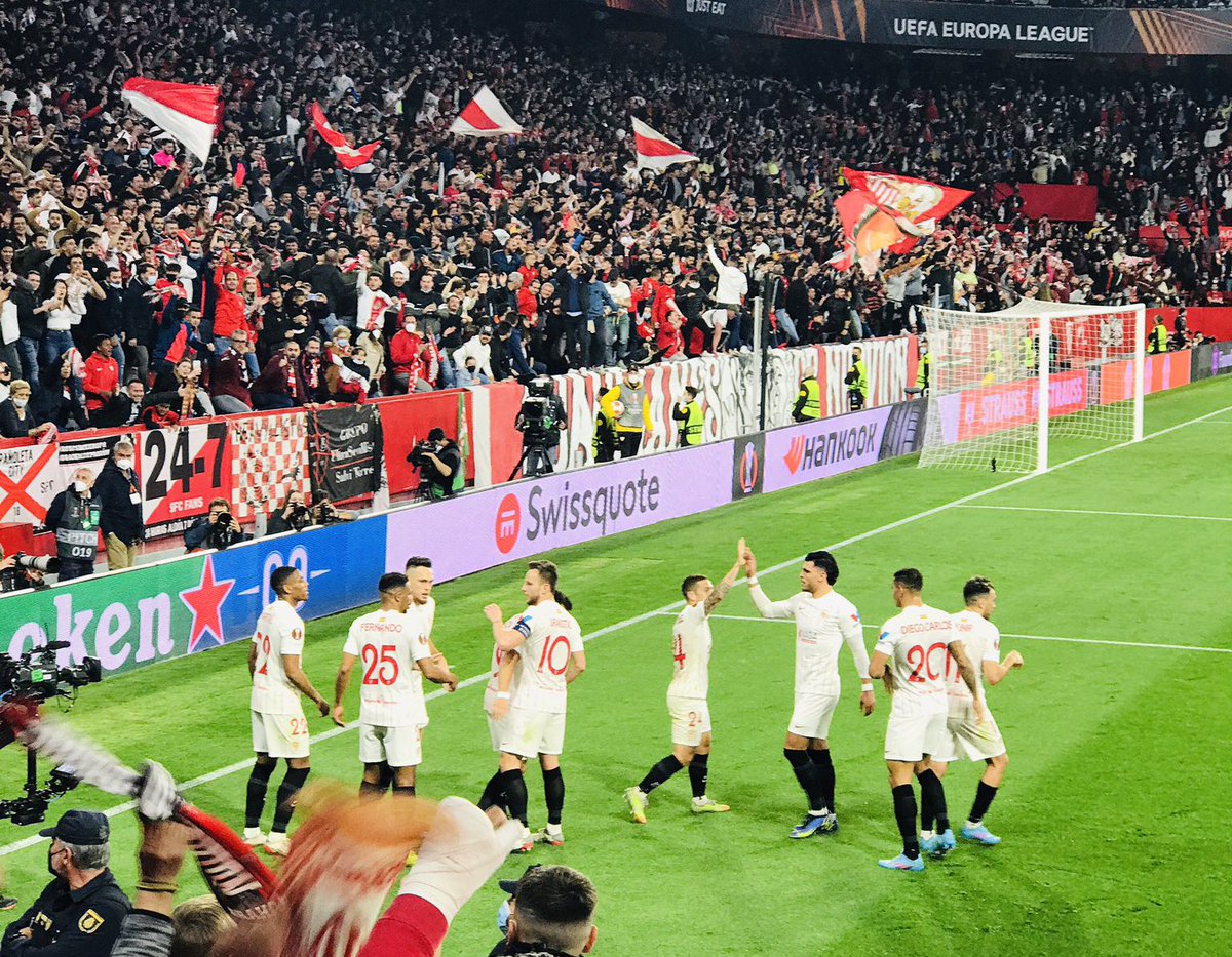 qbtnervion75's tweet photo. Hoy es cuando Biris ha citado al sevillismo por la subida de los precios de los abonos. Pero si algo tiene Biris es que ellos hacen esto, van a quejarse pero el primer partido de liga también estarán dejándose el alma animando el equipo. Al sevilla nunca se le deja solo. https://t.co/8IBjf7vy5X