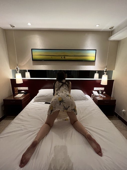 Sy99306's tweet photo. 好完美的炮架呢，我自己都想试试自己啦😊 https://t.co/MMwlLDIydM