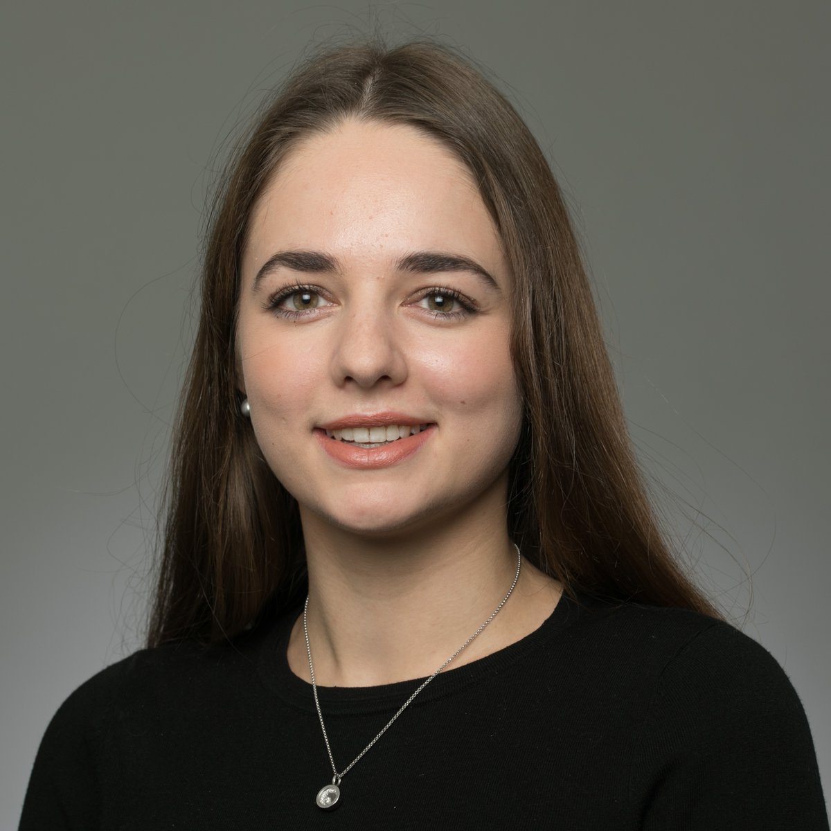 AIPUT_tritax's tweet photo. Delighted to welcome Georgia Perry-Hilsdon to the AIPUT team as our newest Asset Manager, responsible for sites across our expanding portfolio of prime industrial assets around major airports and transport hubs in London and the South East #womeninindustrialproperty #aiput https://t.co/74iptbpHEh