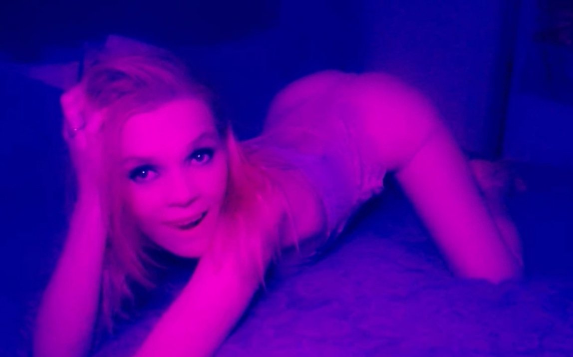 KTinkzy's tweet photo. Who wants to come play with me!? 💖🍑💋 #NSFWTWT https://t.co/oaN2OoukEW