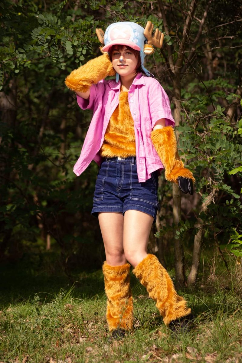 Tony Chopper

Teufelsfrucht: Hito Hito no Mi 

Chopper ist ein kleines Rentier und der Schiffsarzt der Strohhut-Bande. 

Nachdem er von einer Teufelsfrucht gegessen hat, wurde er von seinem Rudel verstoßen und später von Kureha zum Arzt ausbildet. 

Gespielt wird Chopper von Saki