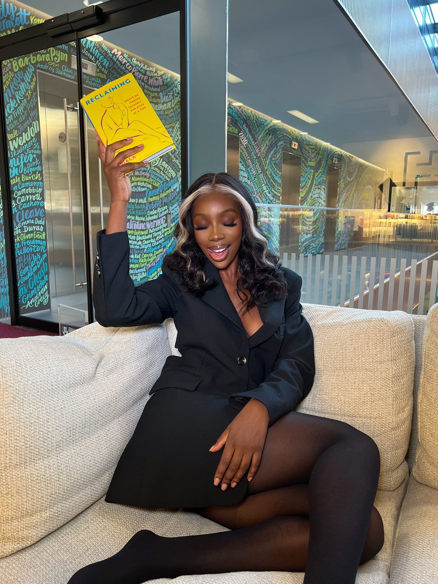yewande_biala's tweet photo. IT’S PUBLICATION DAY!! She’s a PUBLISHED AUTHOR 💅🏾📚 #reclaiming   OUT NOW (Link in bio) https://t.co/9kyaJJmhwb