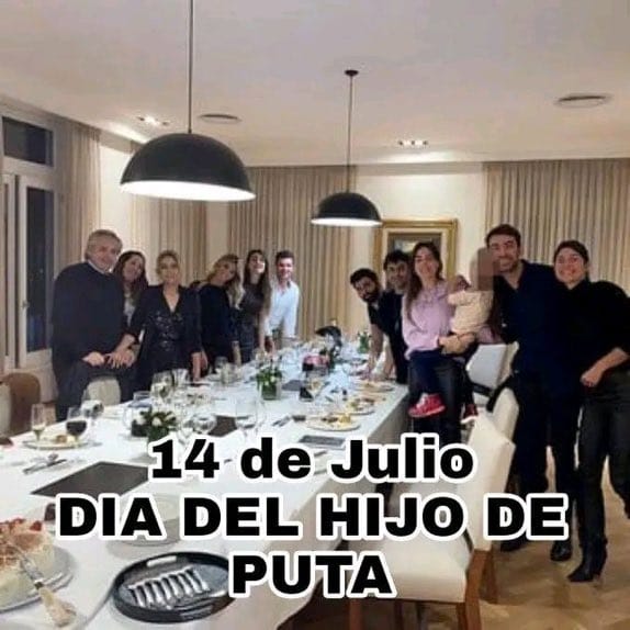 raulnegroperez's tweet photo. La parte buena es q sabemos quiénes son, y no pueden tocar la calle, de alguna manera pierden la libertad
#FelizCumpleañosFiambrola #14J #DiaDelRHDP #MesaDeGarcas #SeQuedaronSolos #BuenJueves #ElClubDelMoro #ElPeorGobiernoDeLaHistoria #CFKLadronaDeLaNacionArgentina #CFKGolpista https://t.co/1iBVkdsWxN