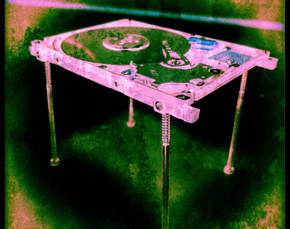 Lunchtime Talk - tomorrow at 1pm!

@Container_Mag resident artist Brian Gibson will be sharing his process of deconstructing non-functioning objects to reveal the concealed architecture of tech!

🗓️ Fri 15th July at 1pm, online and in person ⇩

watershed.co.uk/studio/events/…