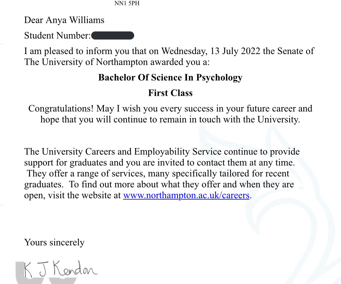 anya_williamss's tweet photo. only gone and got a first in my degree ππ https://t.co/TXhtmA3i9Q