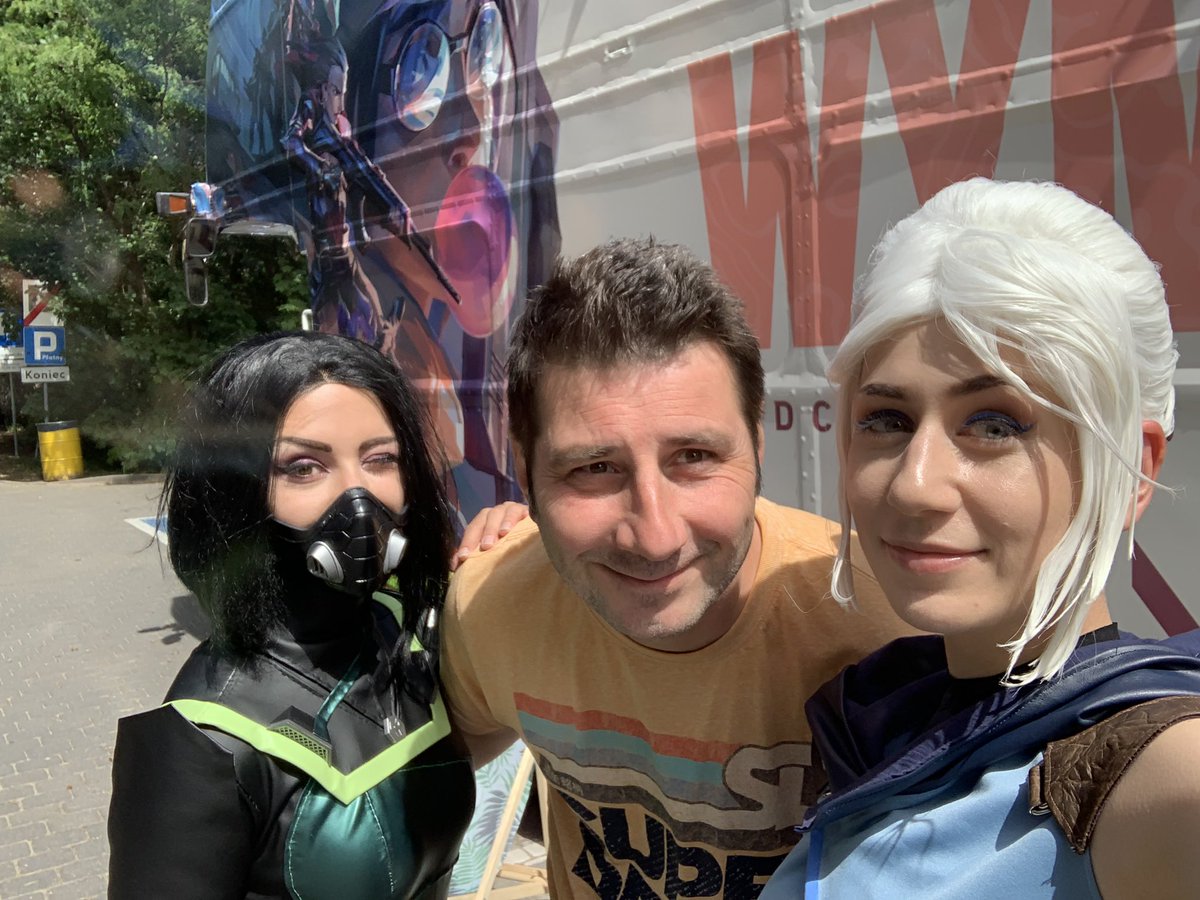 gu81s's tweet image. Baltic Sea coast VALORANT summer bus tour with @VioletCosplay and @IssabelCosplay #valorantsummertour2022