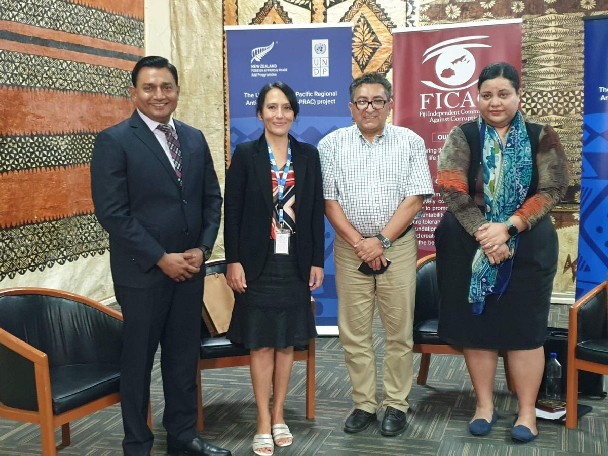 SonjaStTr's tweet photo. After 3⃣ days of inspiring discussions with #FICAC team, off we are to Nadi for another Young Leaders' Seminar tomorrow to close this fantastic week dedicated to unpacking the concept of #integrity in #Fiji in innovative, inter-generational &amp; forward-looking ways 

#UNPRAC #SDG16 https://t.co/XU7jNptdXe