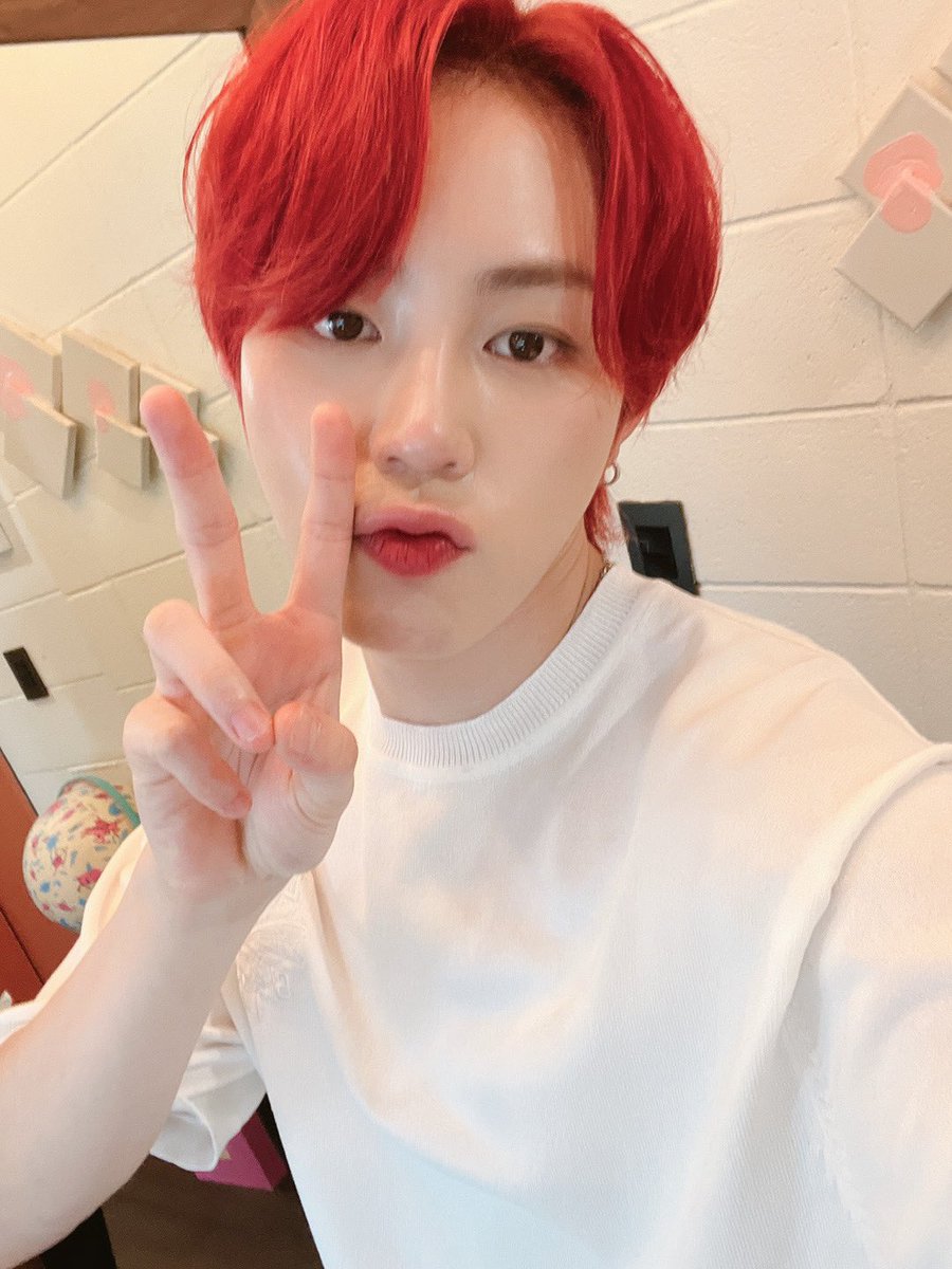 [#하성운] 📸

스포 요정 성운이와 즐거운 시간 보내셨나요? 👀
성운이의 빨간 머리색처럼 강렬한 컴백! 기대해 주세요❤️‍🔥

#HASUNGWOON #이기광의가요광장