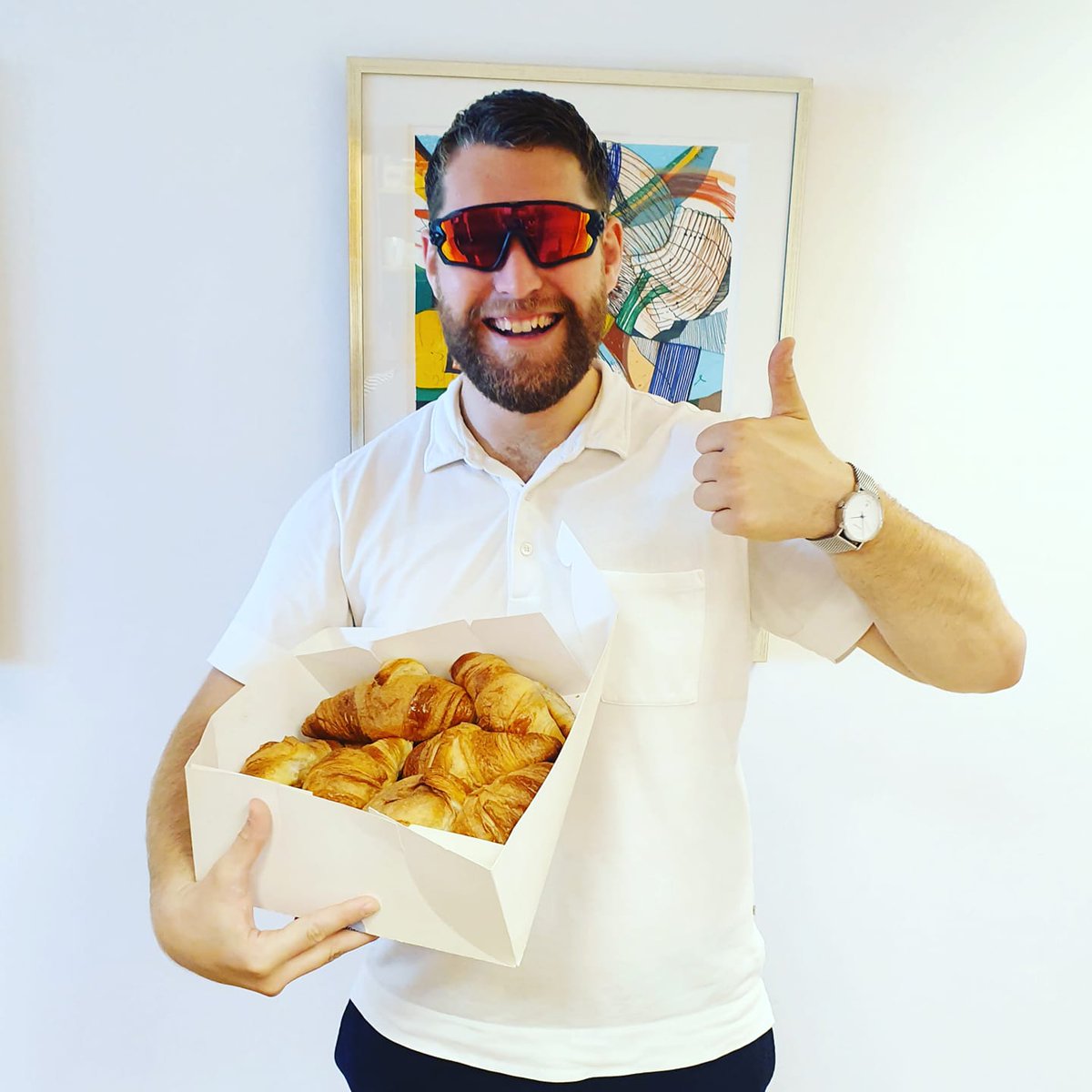 Dziś dzień francuski....
Thor przyniósł swoje specjalne okulary i croissanty do kawy🥐Świętujemy wczorajsze zwycięstwo 🇩🇰🚴‍♂️ Jonasa Vingegaarda w 11 etapie wyścigu #LeTourdeFrance, a przy okazji 🇫🇷 #DzieńBastylii
Pozdrawiamy #AmbassadedeFranceEnPologne 
#letourdk2022 #TDF2022