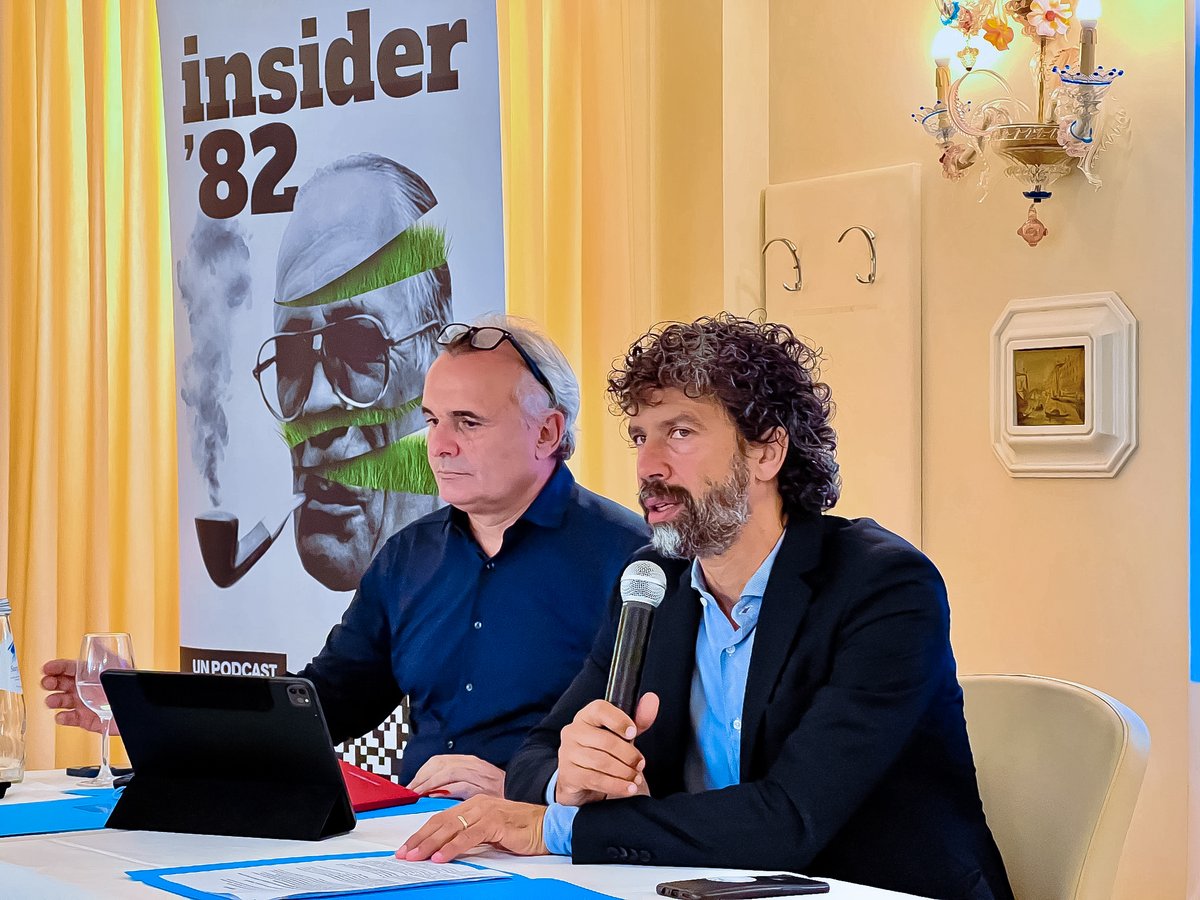 BENTOBOXPRO's tweet photo. In occasione dei 40 anni dalla finale del Mondiale '82, è stato presentato oggi a Verona, alla presenza del sindaco @17tommasi, “Insider '82”. Il podcast che rivive le persone, le emozioni e i valori che portarono gli Azzurri sul tetto del mondo.
https://t.co/A59zwV50Qz https://t.co/Eu5qaXIDk6
