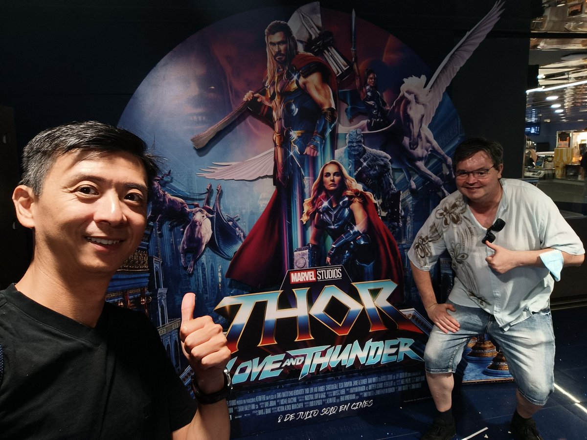 lucducatibcn's tweet photo. @Cinesa #thorloveandthunder una película diferente con toque humor de los ochenta  y con música de @gunsnrose para pasar el rato de risas en @Cinesa @MarvelSpain
 #yovoyalcine #cinesadiagonal https://t.co/oZaSi10zd6