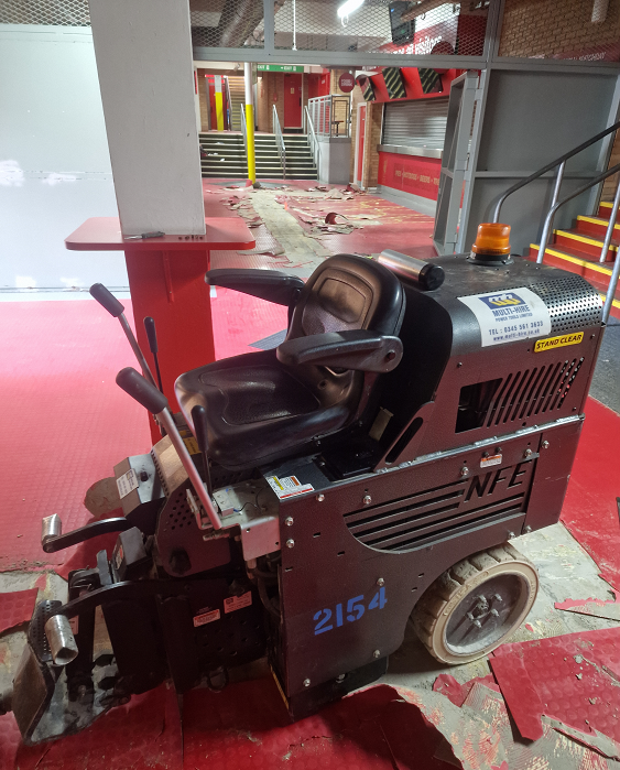 MultiHirePower's tweet image. 2 great teams with a star player visited the stadium of a well known football team. Floor and Wall and MH played an effective one/two, to rip through years of old material that wasn’t for coming up;  What usually takes a few lads a few days, was stripped and removed in under one.