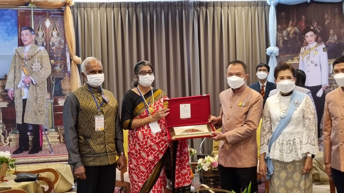 IndiainThailand's tweet photo. Amb Suchitra accomp by Amb (Retd) Swaminathan &amp; Counsellor Sandeep attended #CandleFestival of #UbonRatchathani on auspicious #ashadhapurnima day, celebrated in 🇹🇭 as #AsalhaBucha Day. She also called on Ubon Governor H.E  Pongrat Piromrat.

@MinOfCultureGoI https://t.co/U3291UwqBh