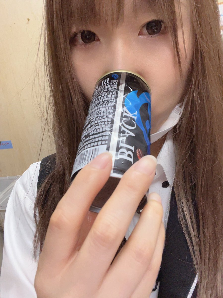 OtomeZapp's tweet photo. 雨で車多くてコンビニ寄れず😢
広島は今大雨だよ〜☔️☔️
#なーちゃん
#広島
#大雨
#カープは中止かな？ https://t.co/2zp6P5UlWa