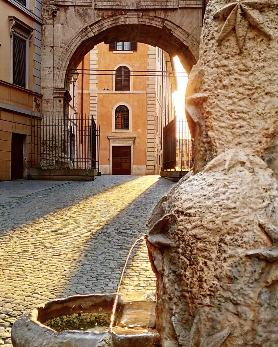 [ Buongiorno Esquilino ]
#BuongiornoRoma #Roma 
<a href="/Roma/">Roma</a> <a href="/Turismoromaweb/">Turismo Roma</a> <a href="/igerslazio/">igerslazio</a>