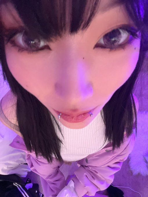 1 pic. I bought a selfie stick :) https://t.co/DCPlcZNU1Z