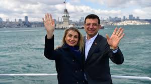 Eşiyle beraber İstanbul'u ziyaret eden İBB Başkanı Ekrem İmamoğlu İstanbul'u çok beğendiğini tekrar geleceğini söyledi!