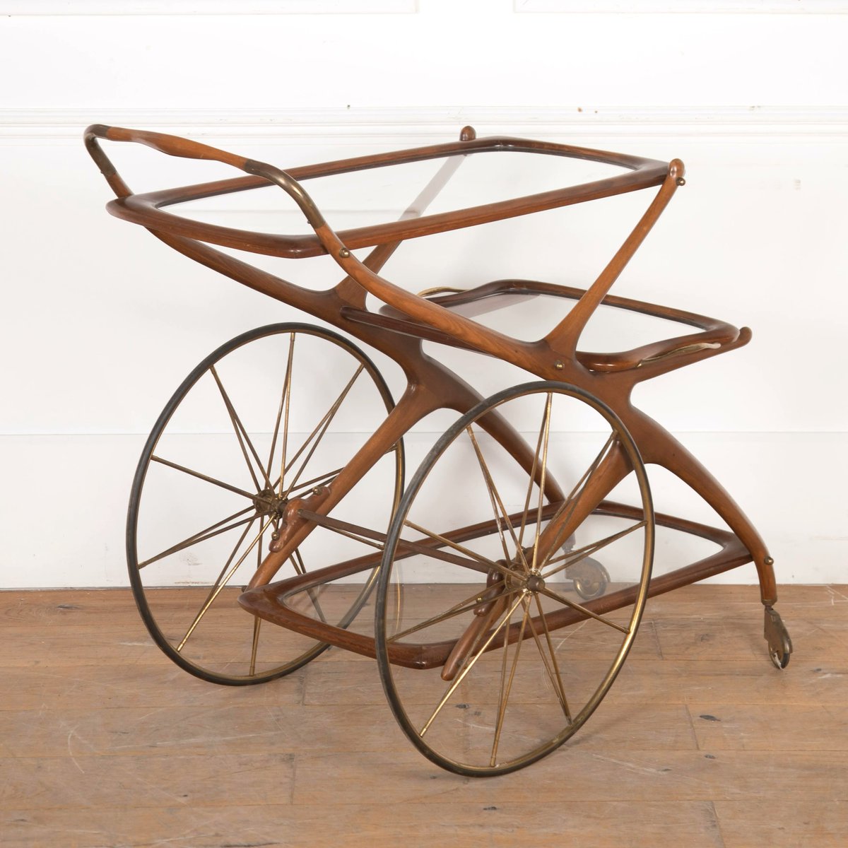 L A T E S T  A R R I V A L ✨ 

20th Century Trolley by Cesare Lacca

buff.ly/3O247HQ

#LorfordsAntiques #Lorfords #Antiques #BuyAntiques #20thCentury #Interiors