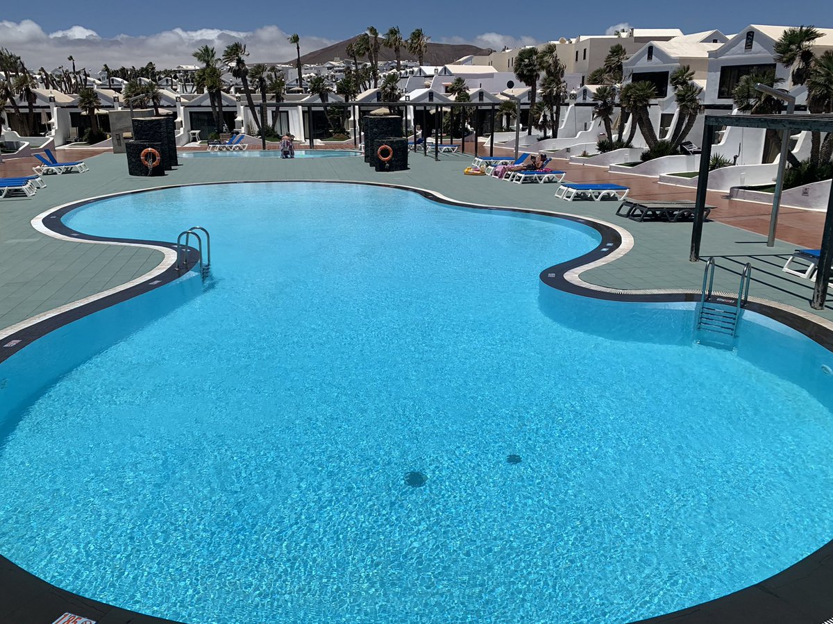 Time for jump into it! 💦☀️

#sandsbeachresort #daplacetobe #relax #pool #summer #holidays #paradise #lanzarote #canaryislands
