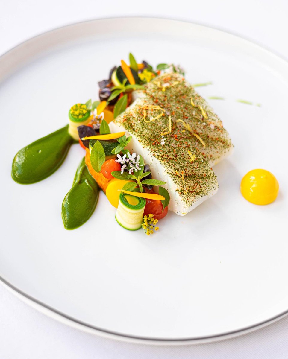 GordonRamsay's tweet photo. Absolute perfection at Restaurant Gordon Ramsay. @GordonRamsayGRR https://t.co/V5mlbN8xMr