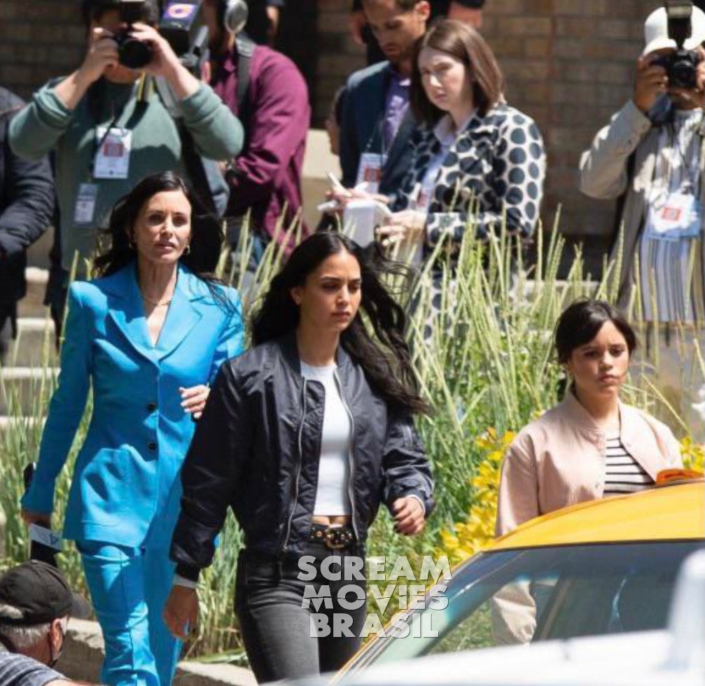 Scream Movies Brasil on X: 🔪 Novas fotos dos bastidores de SCREAM 6  (Pânico 6) 😱 🔪 Nas novas imagens são destacadas Courteney Cox (Gale  Weathers), Melissa Barrera (Sam Carpenter), Jenna Ortega (