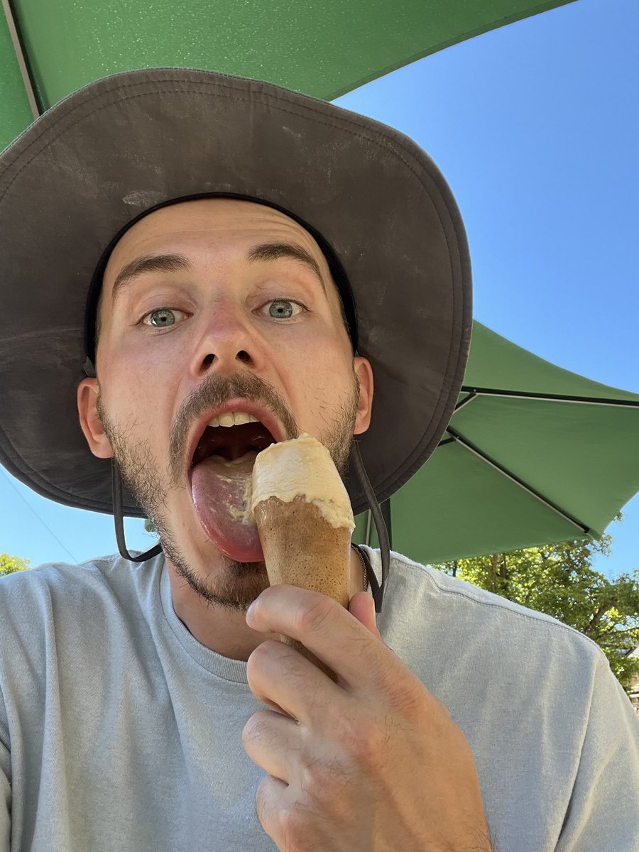 EnglishSick's tweet photo. Ice cream for breakfast https://t.co/7q8KW2kZbh