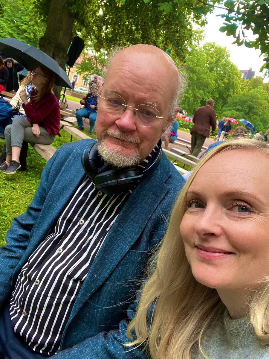 MariaOhisalo's tweet image. Perustulo olisi ratkaisu erilaisten elämäntilanteiden välillä siirtymiin, yrittäjille, freelancereille jne. Koronan aikana #perustulo olisi auttanut mm. tapahtuma- &amp;amp; kulttuurialojen ihmisiä. Ja samalla sekunnilla paikalle saapui perustulon puolestapuhuja 80-luvun alusta lähtien.