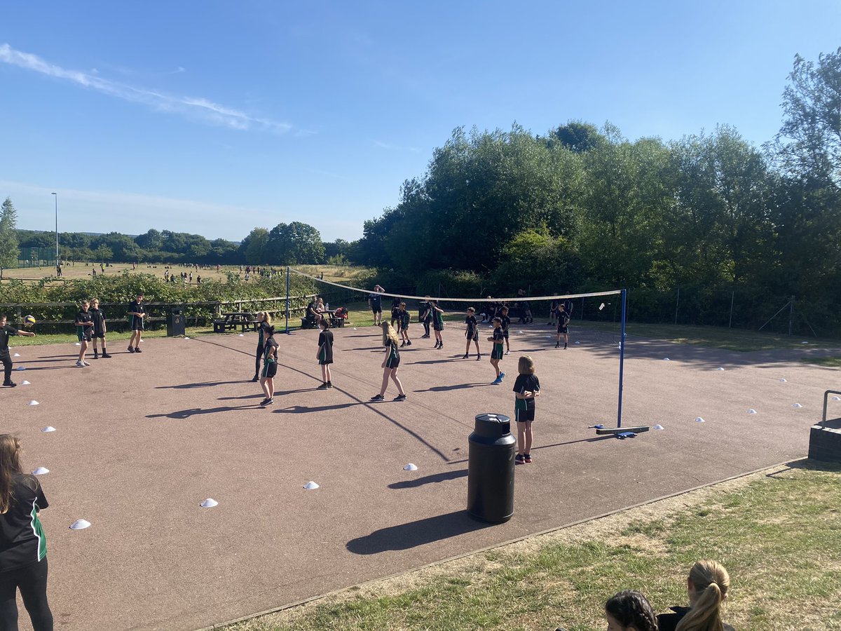 Miss Petrou tweet media