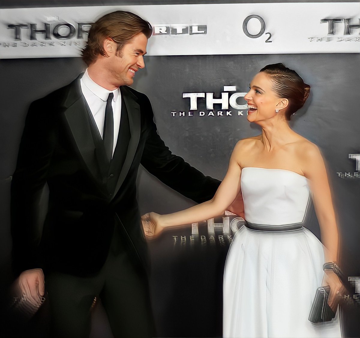 HumsafarTeriyad's tweet photo. I hope they come back soon if it's possible waiting for that day 😇❤️
..
.
Till the time I miss you
#ThorLoveAndThunder #MightyThor #Thor #JaneFoster #Thorjane
#ChrisHemsworth #NataliePortman https://t.co/wYk0L59XOz