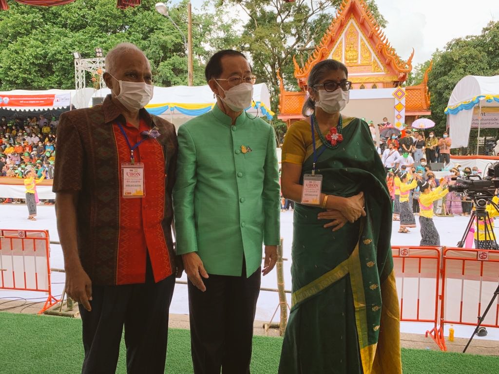 IndiainThailand's tweet photo. Amb Suchitra with Thailand's Finance Minister H.E Arkhom  Termpittayapaisith who presided over the #CandleFestival of #UbonRatchathani this morning.
The candle festival marks the beginning of Buddhist #Vassa period. 
@MinOfCultureGoI https://t.co/TKa1ki8CYr