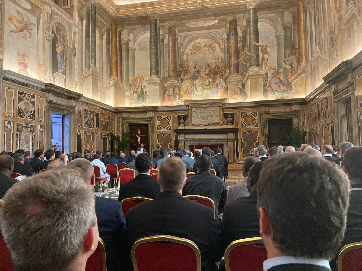 misionerospaul's tweet photo. Los miembros de la Asamblea General participan esta mañana en una audiencia con el Papa Francisco #AG2022 https://t.co/hduBCcQIPK