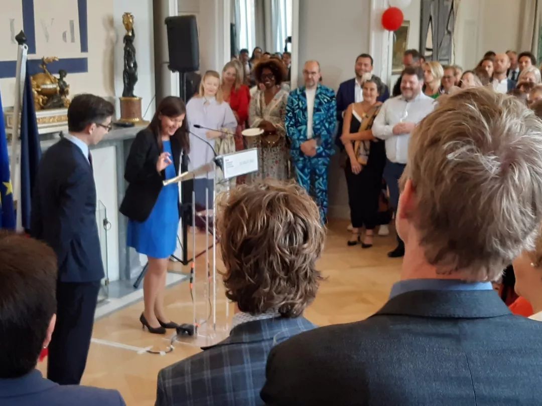 CGFAmsterdam's tweet photo. Joyeux 14 juillet 2022 🇫🇷 🇫🇷 !

La communauté française des Pays-Bas s'est réunie hier à la Résidence de France lors d'une réception festive et chaleureuse organisée avec le Consulat général, en présence de notre Ambassadeur @lvassy  et notre Consule générale @mariephilippe15  ! https://t.co/4QvbBjTQY6