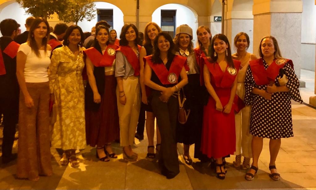 Celebramos la graduación del Especialista en Gestión de Políticas de Igualdad. Gracias a nuestras estudiantes y a todo el equipo que lo hacen posible, sobretodo a las directoras <a href="/cbaranda/">Clara</a> y <a href="/Rosasansegundo/">Rosa San Segundo</a>  👏👏