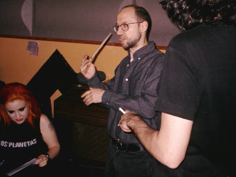 AlbertoFangoria's tweet photo. #Fangoria el 9 de Diciembre de 2002. grabando la canción "Me conformo" en Estudios Blue Blox para el recopilatorio "Homenaje a Augustó Algueró" que editó @UMPG_ES @UniversalSpain
#Fangoria y #Mastretta por cortesía de Subterfuge Records @Subterfugerec @CarlosSubter https://t.co/wiaJneMwmu
