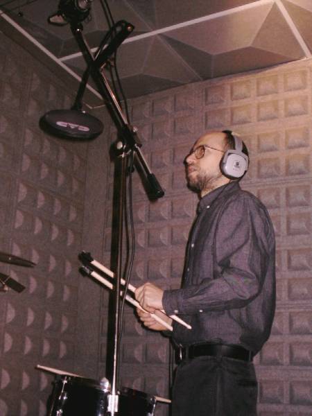 AlbertoFangoria's tweet photo. #Fangoria el 9 de Diciembre de 2002. grabando la canción "Me conformo" en Estudios Blue Blox para el recopilatorio "Homenaje a Augustó Algueró" que editó @UMPG_ES @UniversalSpain
#Fangoria y #Mastretta por cortesía de Subterfuge Records @Subterfugerec @CarlosSubter https://t.co/oW7ZKjatJq
