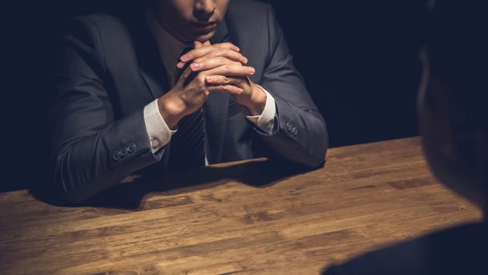 LegalToday's tweet image. Señala @oscarleon_abog que #interrogar supone un verdadero ejercicio estratégico que requiere, el conocimiento pormenorizado del asunto y de la argumentación jurídica que defendemos. ow.ly/Pw3450JVvjh