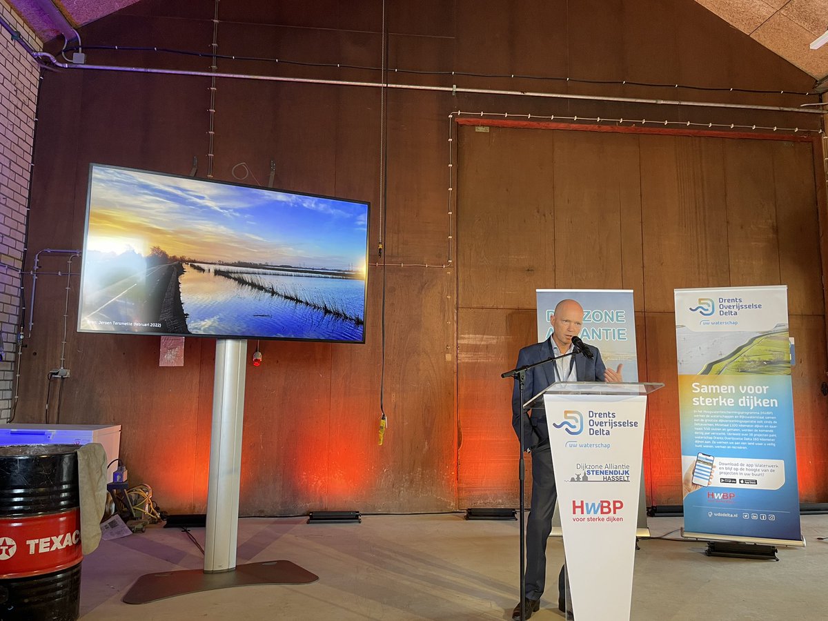 DirkSiert's tweet photo. Start van dijkversterking #stenendijk Unieke historische dijk die #emissieloos wordt versterkt door de Dijkzone Alliantie Stenendijk Hasselt. @WDODelta https://t.co/lj5ntUVhLv