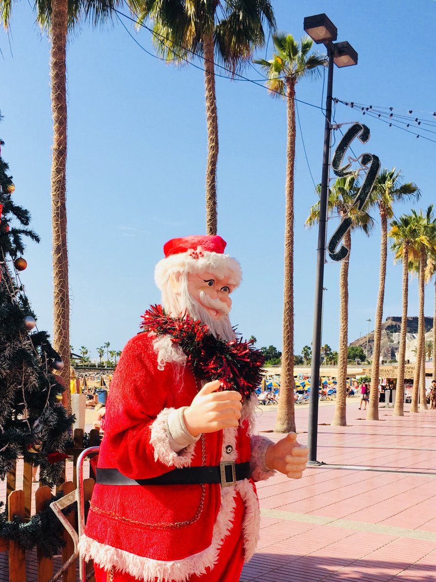 IngerBrdeRuiter's tweet photo. Syntes alltid synd på de ungene som måtte feire jula i Syden eller Thailand. Etter flere uker i strekk med julemusikk fra iPaden’en til sønnen synes jeg fremdeles synd på dem. #AutismAwareness #itsjustwrong https://t.co/lEXGkz4Xeg