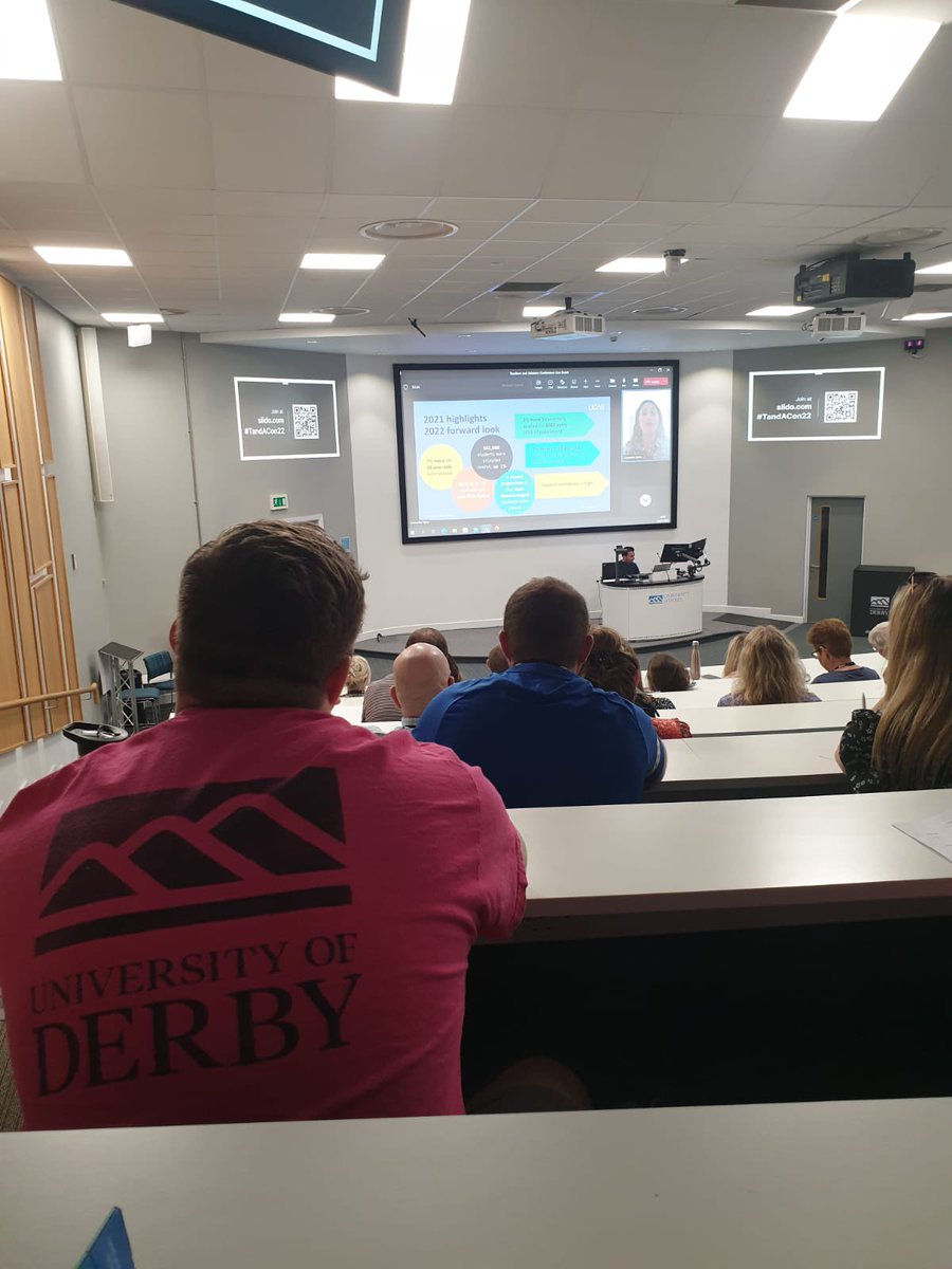 Interesting and informative session from Sam @UCASMedia for visiting Teachers and Careers Advisors @DerbyUni  this morning. #makeitreal #derbyoutreach